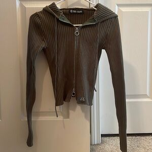 Hooded fitted zip up top